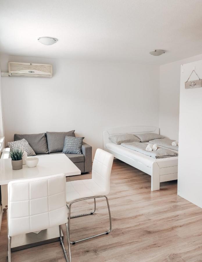 Studio Apartment Sanya Ljubljana Luaran gambar